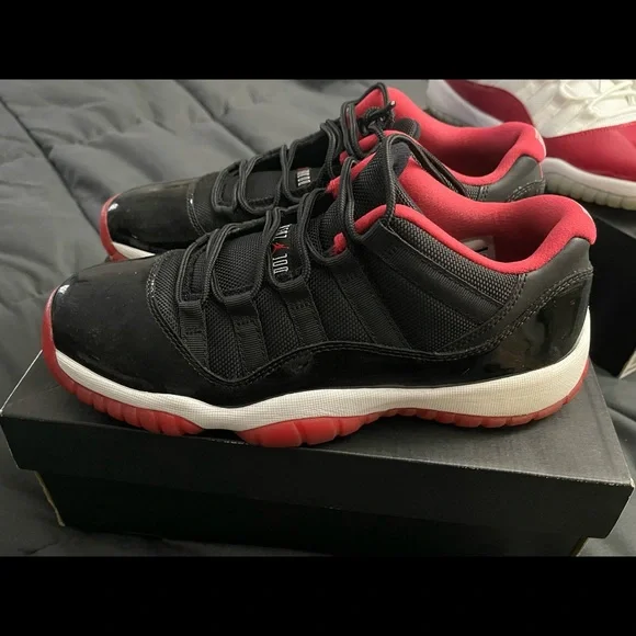 Bred 11 Lows Size 7Y
